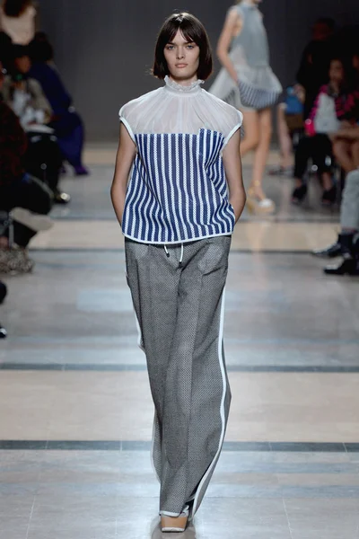 Look 19